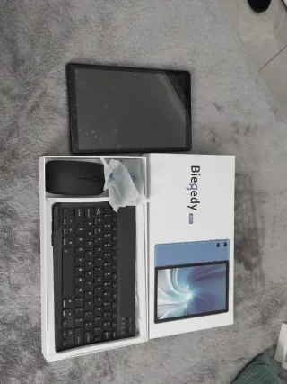 Tablet Biegedy 10.1 con Teclado y Ratón