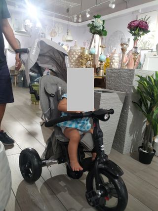Triciclo infantil gris