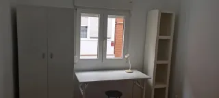 Alquilo Habitación para hombre.