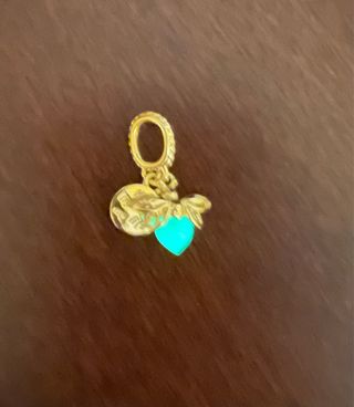 Charm Lucciola dorata luminosa