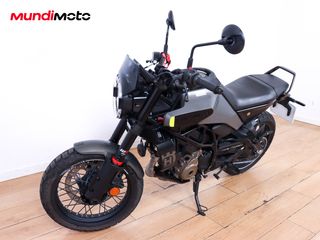 HUSQVARNA SVARTPILEN 125 ABS