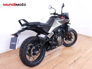 HUSQVARNA SVARTPILEN 125 ABS