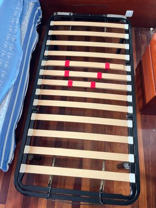 Cama articulada metálica con lamas de madera