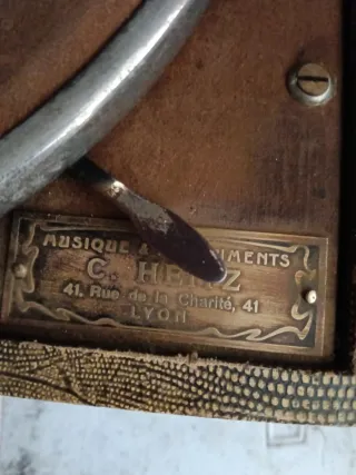 Gramófono Maletín Pathé Antiguo