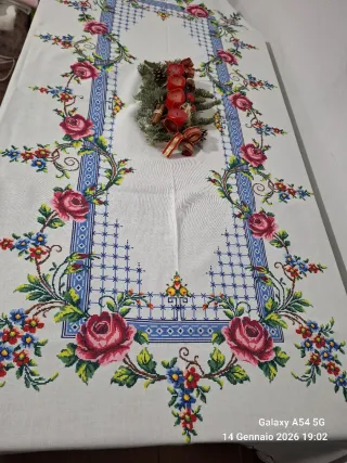 Antica Tovaglia ricamata a mano punto croce x12