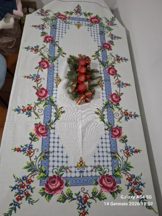 Antica Tovaglia ricamata a mano punto croce x12