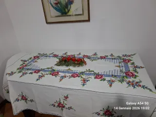 Antica Tovaglia ricamata a mano punto croce x12