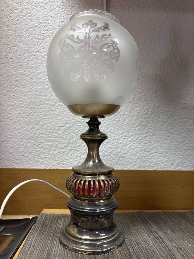 Lámpara de mesa cristal y metal