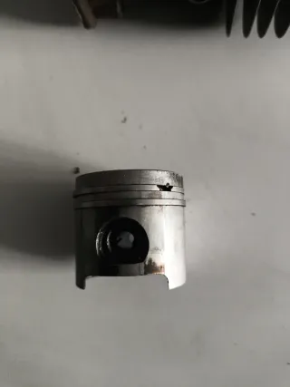 Cilindro y pistón Husqvarna 325L