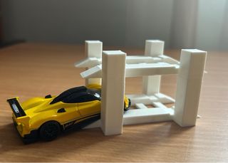 Soporte y expositor para coches Hot Wheels.