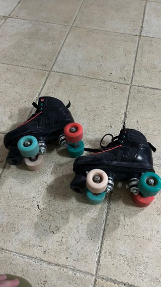 Patines negros de caña alta