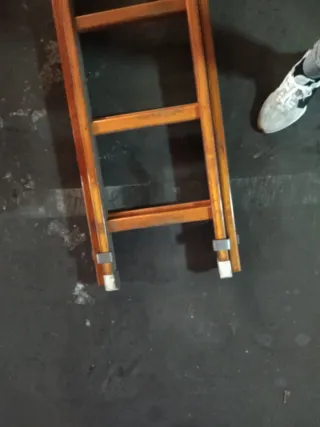 Escalera de tramo de madera