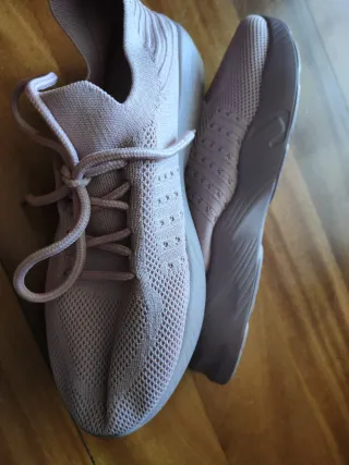 Zapatillas deportivas rosas