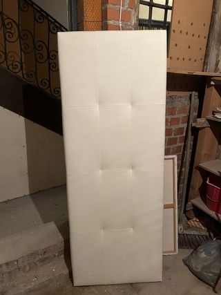 Cabecero tapizado blanco, medidas 60x160cms
