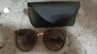 Gafas de sol Guess marrones y doradas