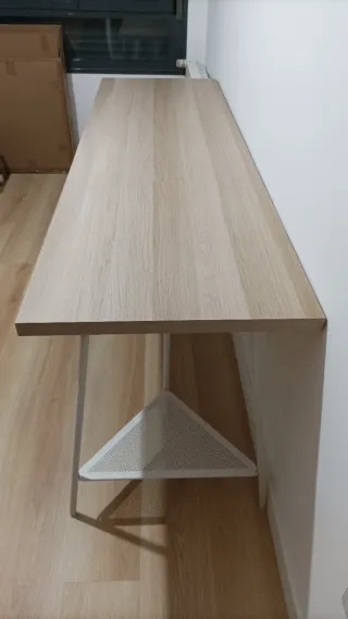 Escritorio LAGKAPTEN Roble