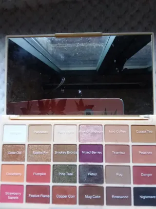 Lote 4 paletas y regalo neceser por 12 euros