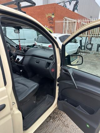 Mercedes-Benz Vito 2011