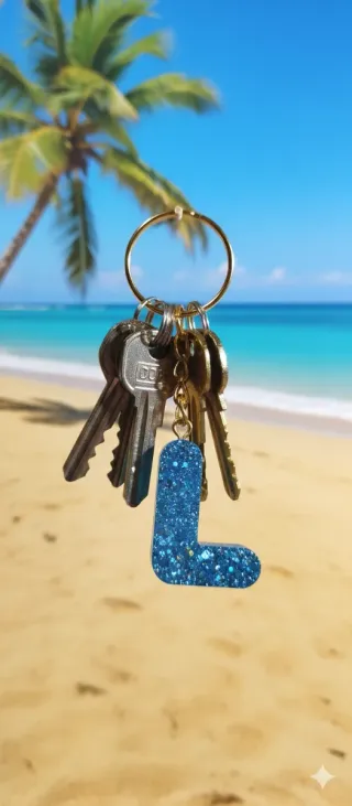 Llavero Letra L Resina Brillante