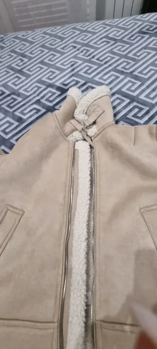 Chaqueta Zara ante borrego beige