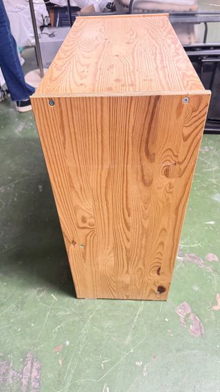 Cajonera de madera de pino