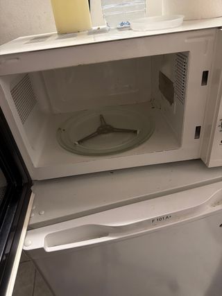 Microondas Orbegozo Blanco