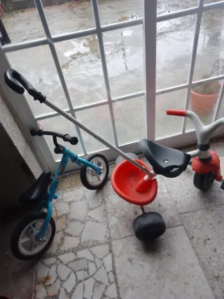 Bicicleta sin pedales azul