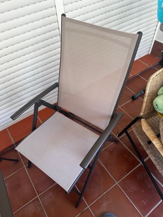 Mesa de jardín cristal y 4 sillas plegables