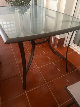 Mesa de jardín cristal y 4 sillas plegables
