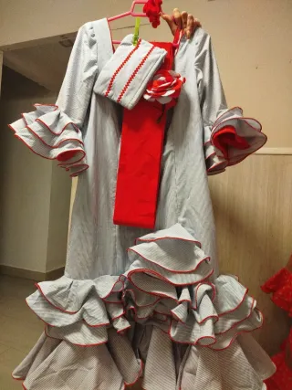 Traje de flamenca talla 46