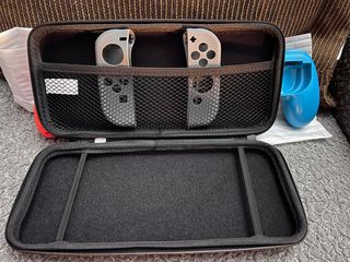 Funda y protectores Nintendo Switch 8BitDo