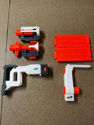 Pistola Nerf Blanca y Naranja