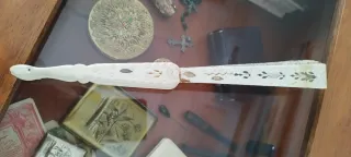 Abanico antiguo isabelino decorado