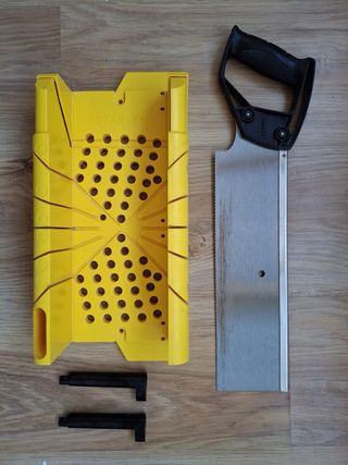 Serrucho y caja ingletar Stanley