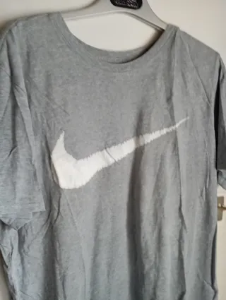Camiseta Nike Gris