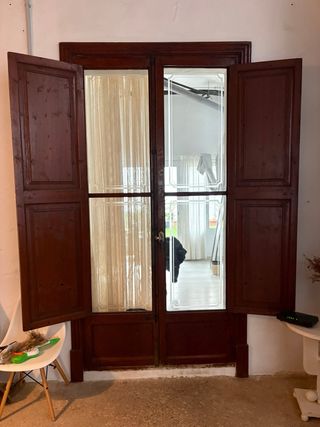 Puerta madera y cristal