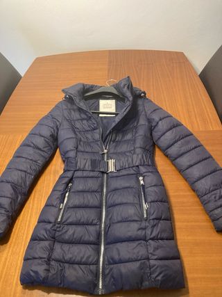 Anorak largo azul marino con cinturón