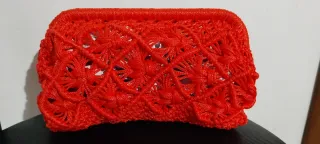 Borsello fatto a mano in filo rosso