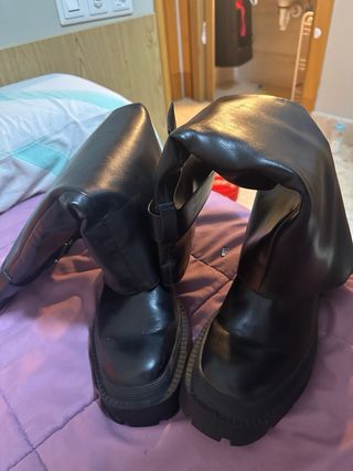 Botas altas negras