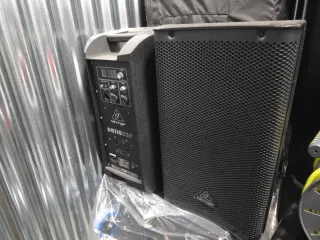 Altavoces autoamplificados Behringer DR110DSP