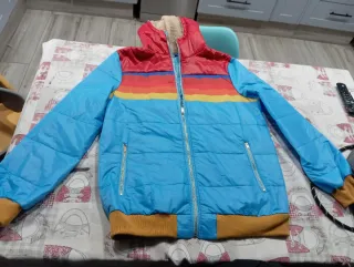 Chaqueta con capucha mujer