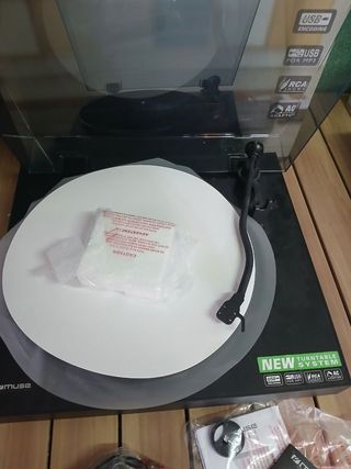 Tocadiscos Muse - 2 velocidades, USB, RCA