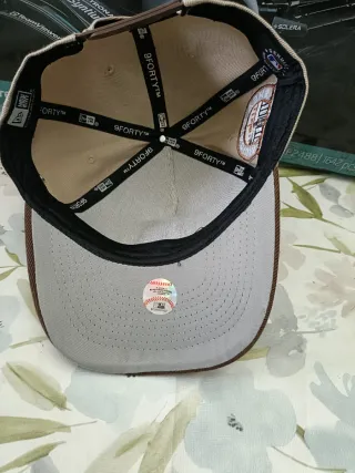 Gorra New Era 9FORTY Beige y Marrón