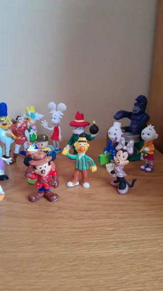 Lote de figuras de personajes