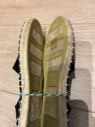 Alpargatas negras COSIDOMANO