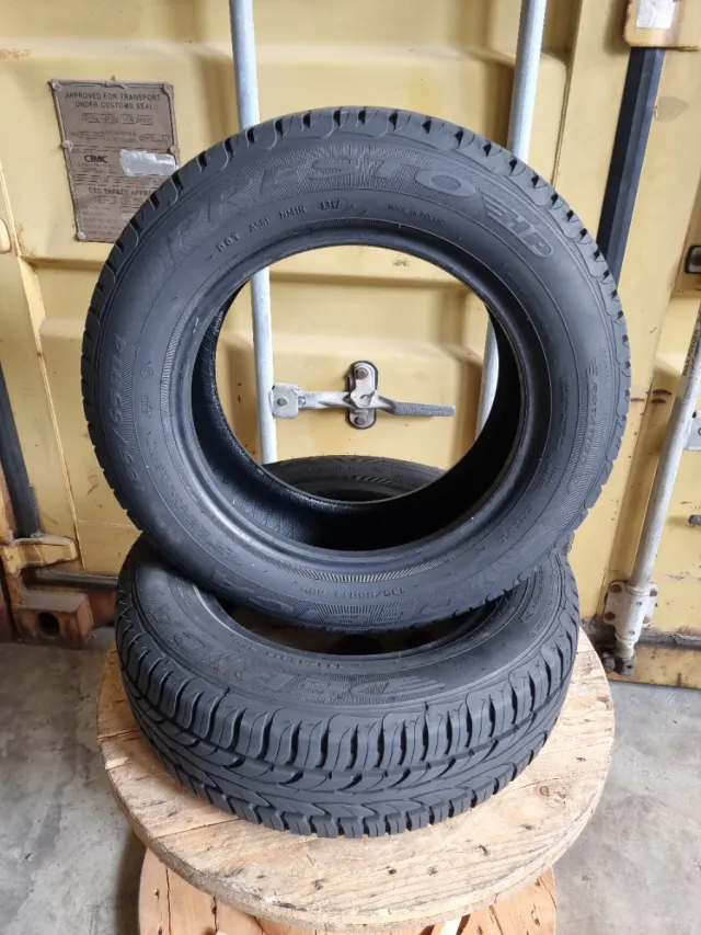 Se vende 2 Neumáticos en perfecto estado