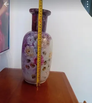 Jarra de porcelana pintada à mão