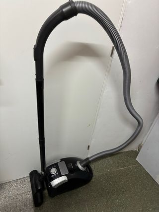 Aspiradora Miele Compact C1 Negra