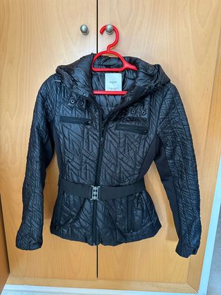 Chaqueta Mango acolchada negra talla S