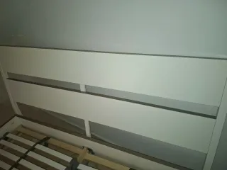 Struttura letto Ikea e 2 comodini